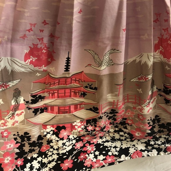 Pink Japanese Pleated Skirt, Anime, Toyko, Cherry Blossoms, Side Zipper, Medium - Picture 3 of 6